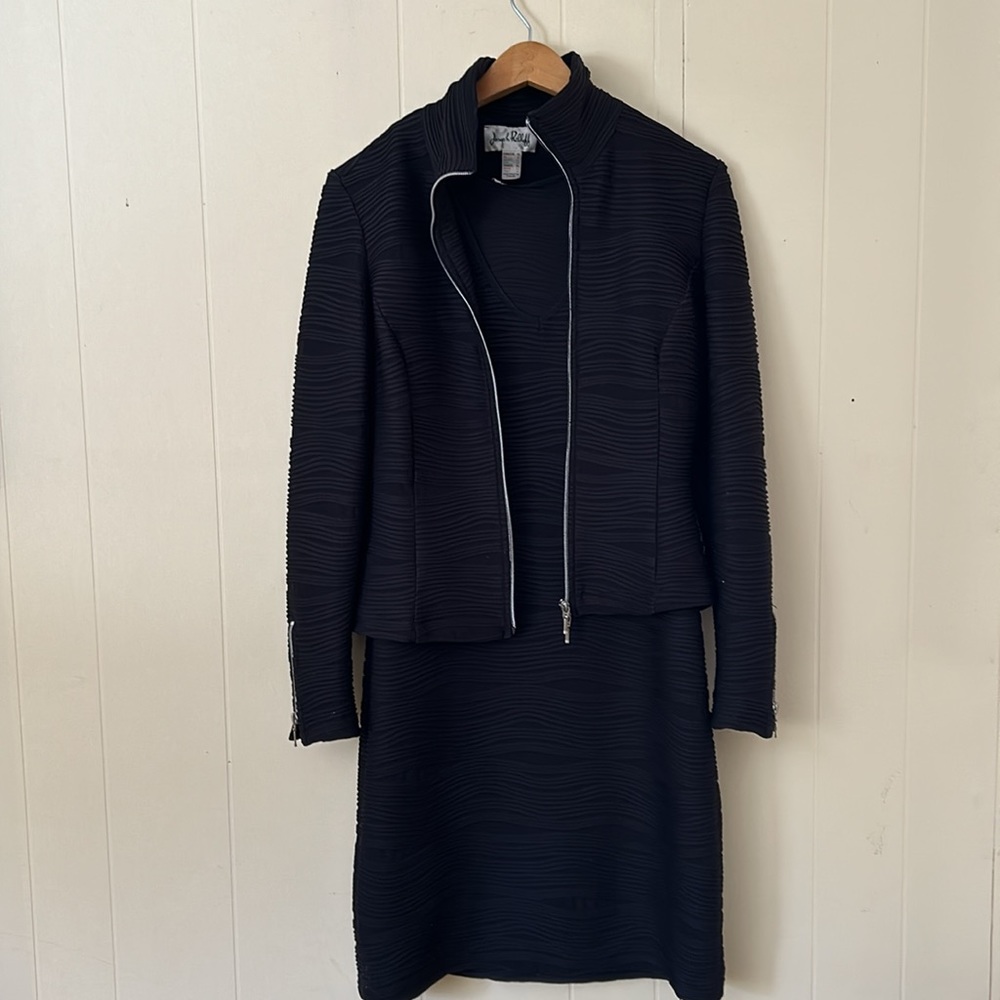 Perfect Joseph Ribkoff little black dress with matching jacket   Size 10
